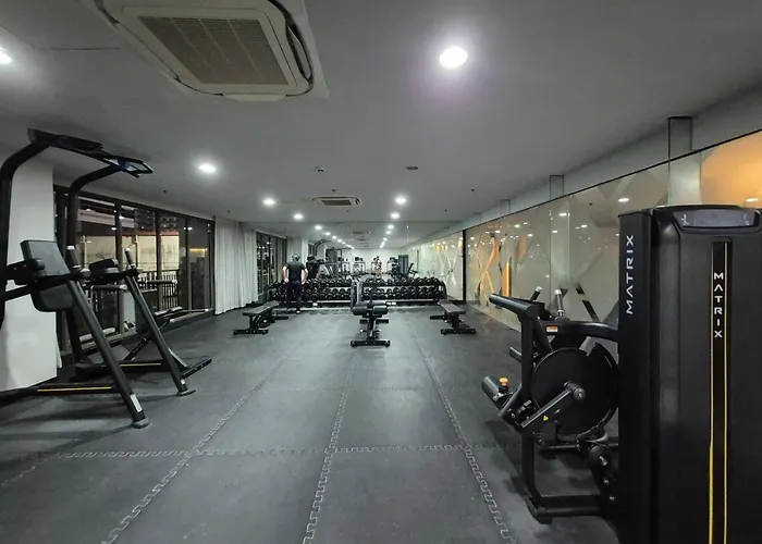 Homey Escape Near Moa * Manila