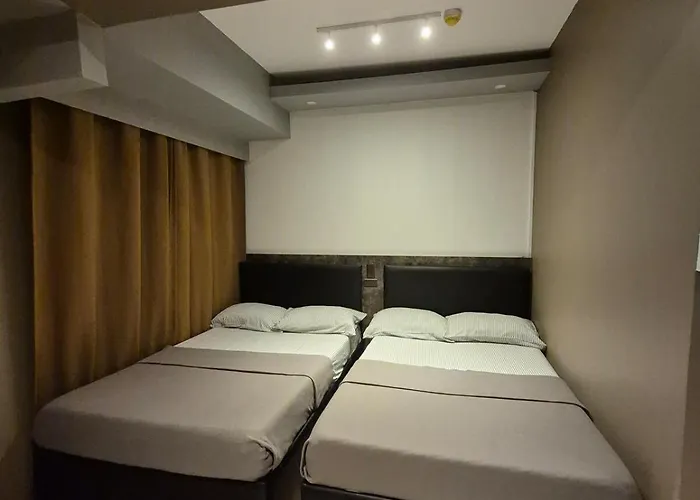 Homey Escape Near Moa Apartment *